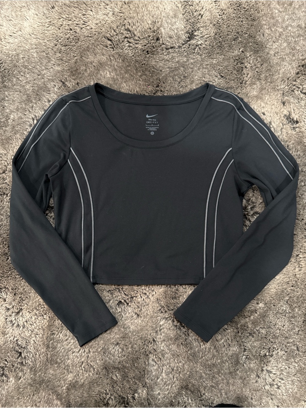 Nike Black Long-Sleeve Cropped Performance Top